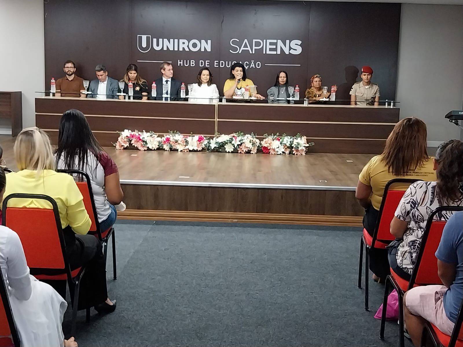 No dia do aniversário do ECA foi realizado um evento no auditório da Uniron Sapiens 