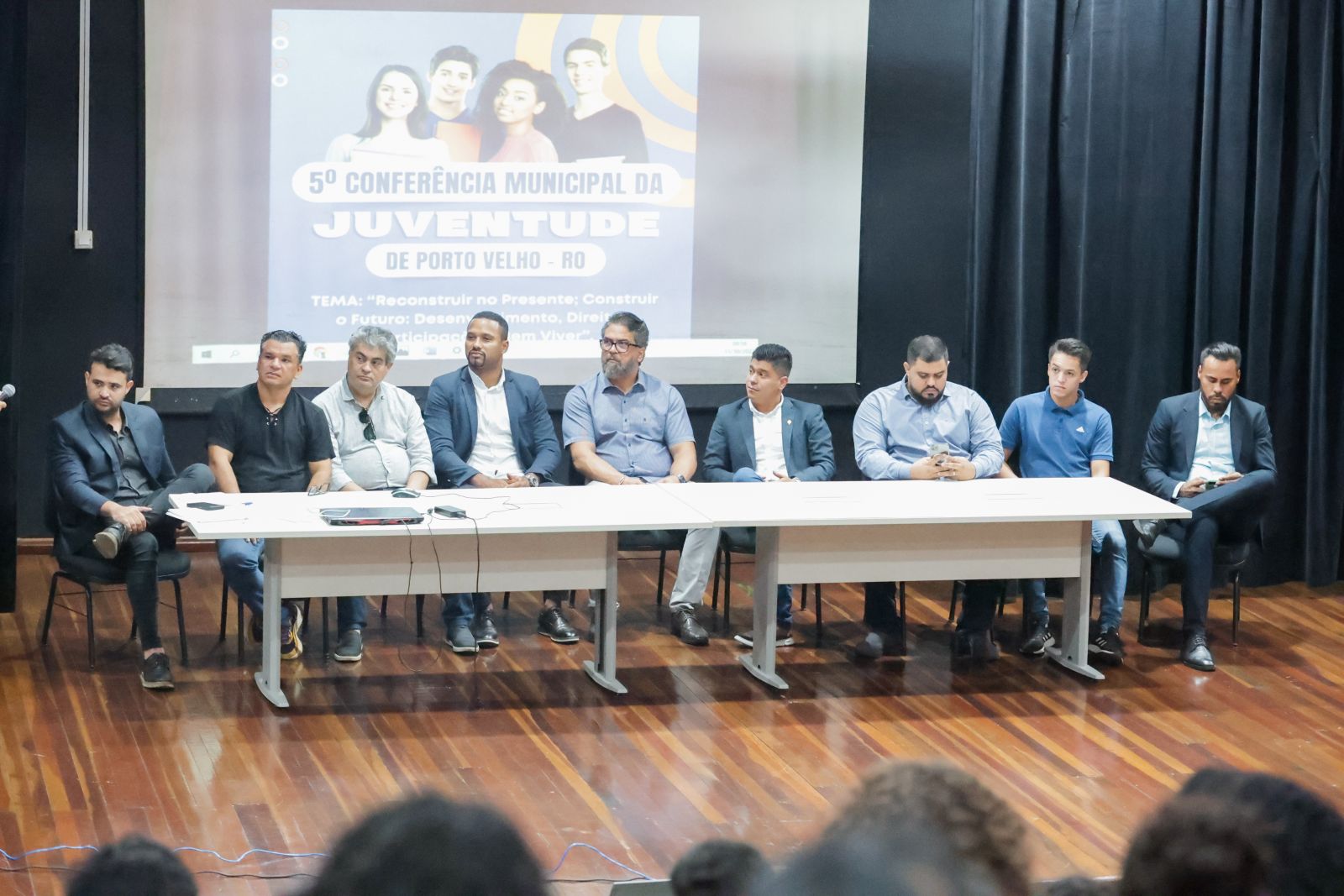 Também estiveram presentes representantes estaduais da juventude