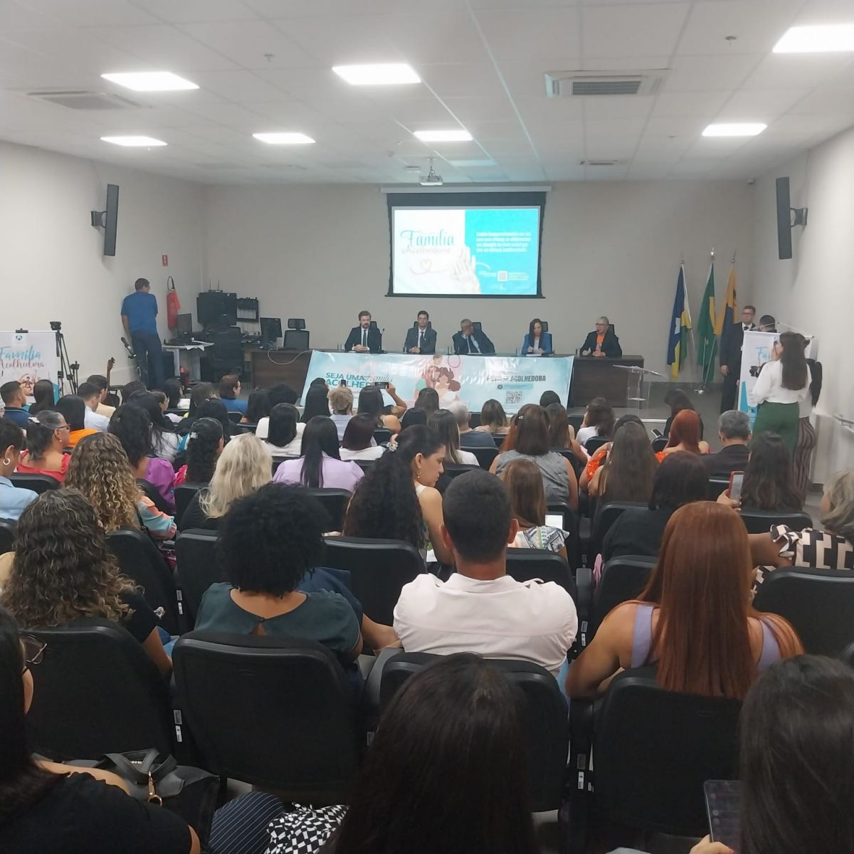 Evento contou com a participação de famílias acolhedoras e secretários de Assistência Social do interior do Estado