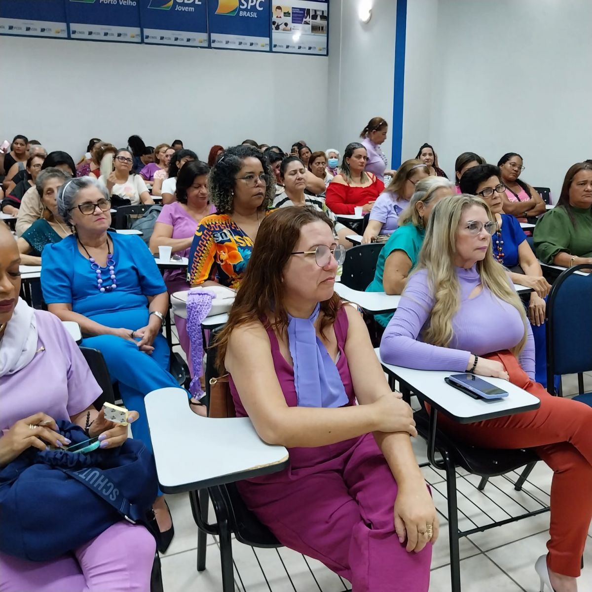 Encontro contou a presença de mulheres de todos os setores da sociedade