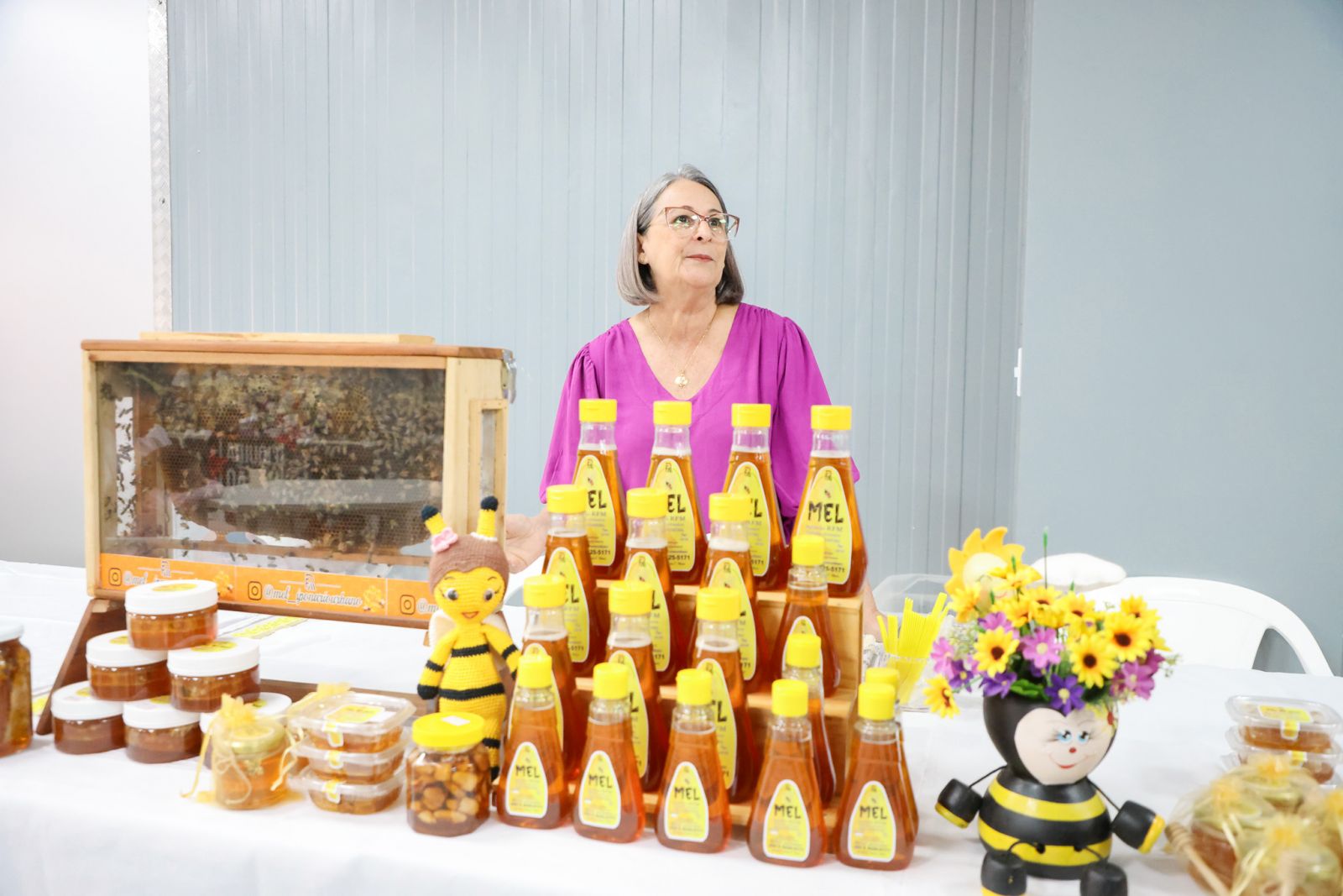 Eliana Regina e a filha resolveram trabalhar com abelhas desde 2022
