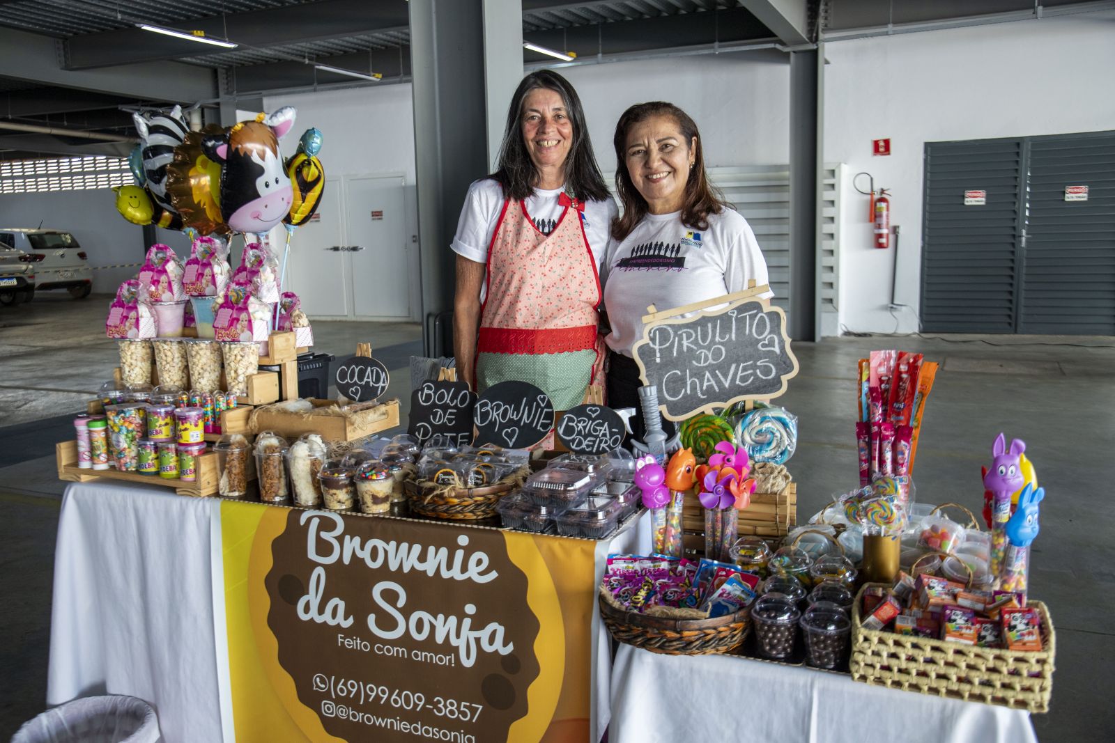 Evento acontece com variedade de produtos expostos para comercialização