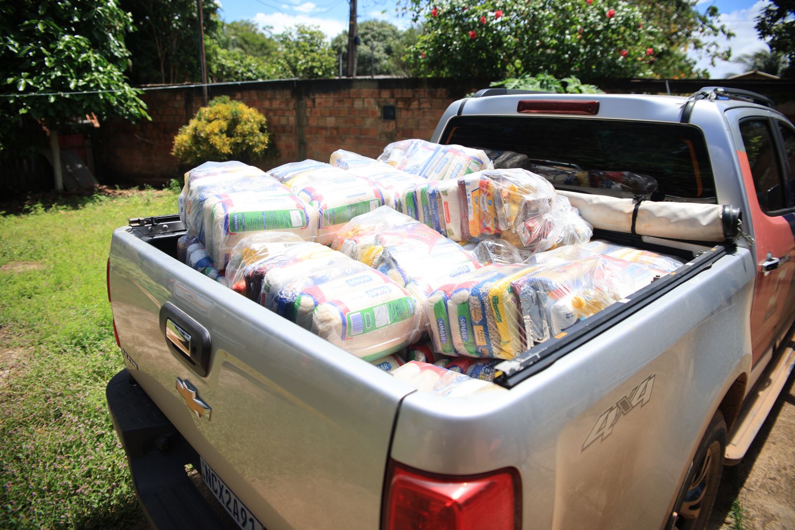 Defesa Civil e a Secretaria Municipal de Inclusão e Assistência Social disponilizaram alimento, água e transporte