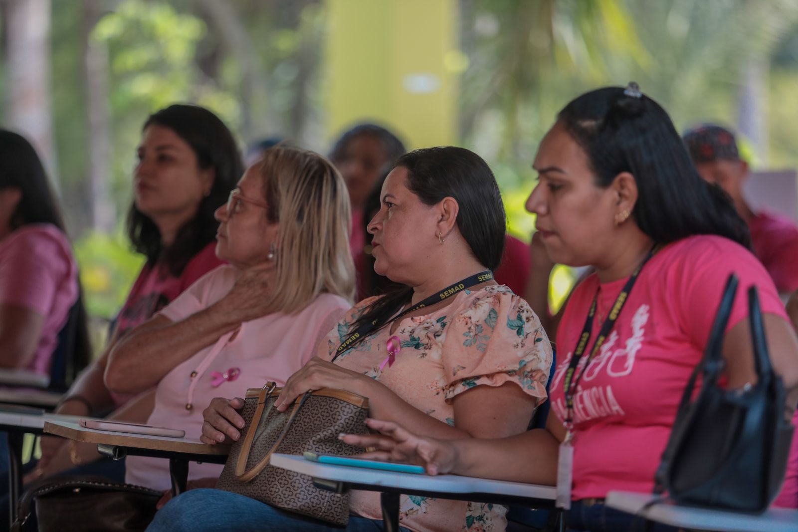 Campanha serve para alertar mulheres sobre autoexame e debate do assunto