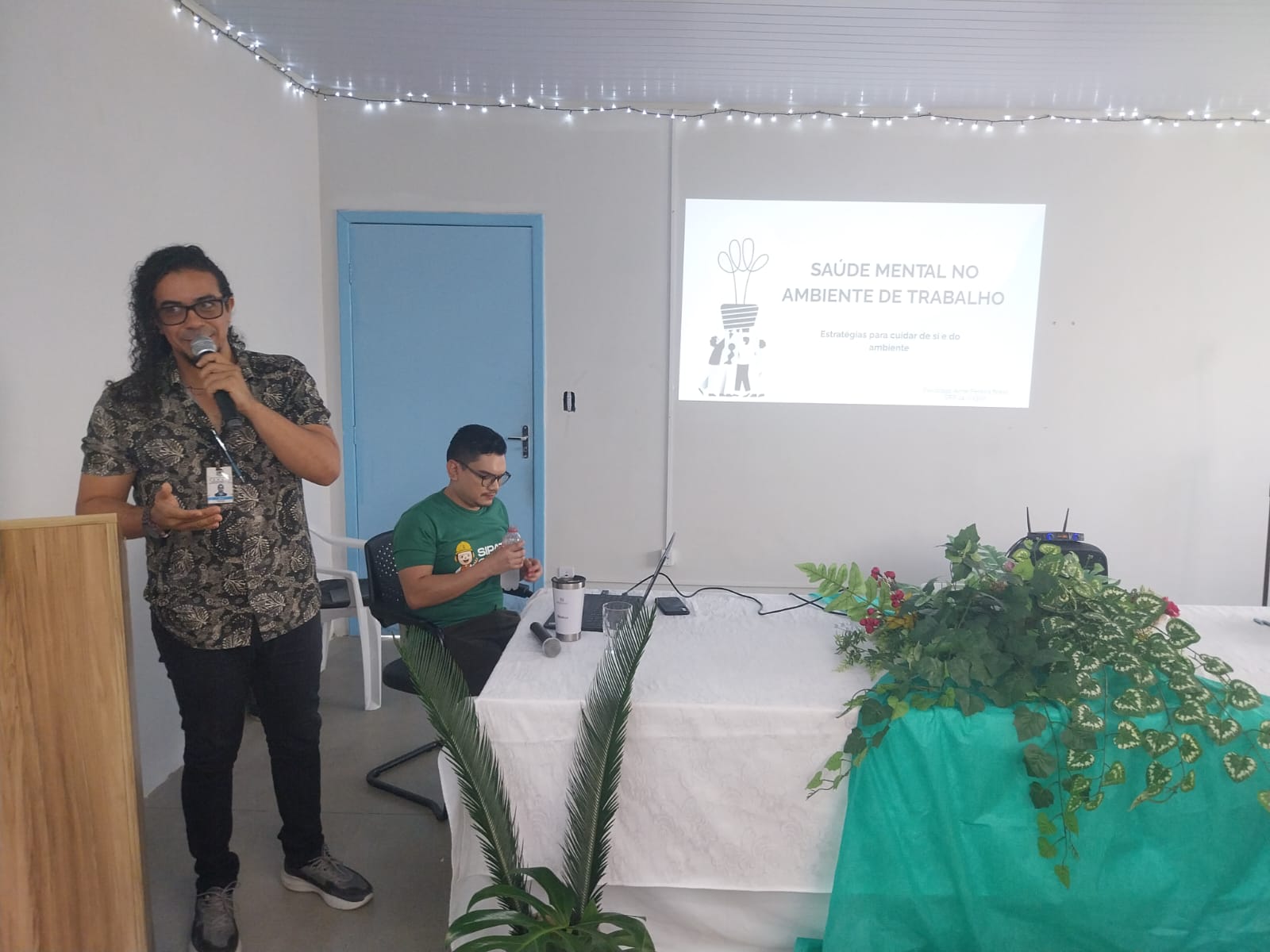 Um dos temas abordados foi a saúde Mental no Ambiente de Trabalho, pelo psicólogo Aimé Pereira Brasil